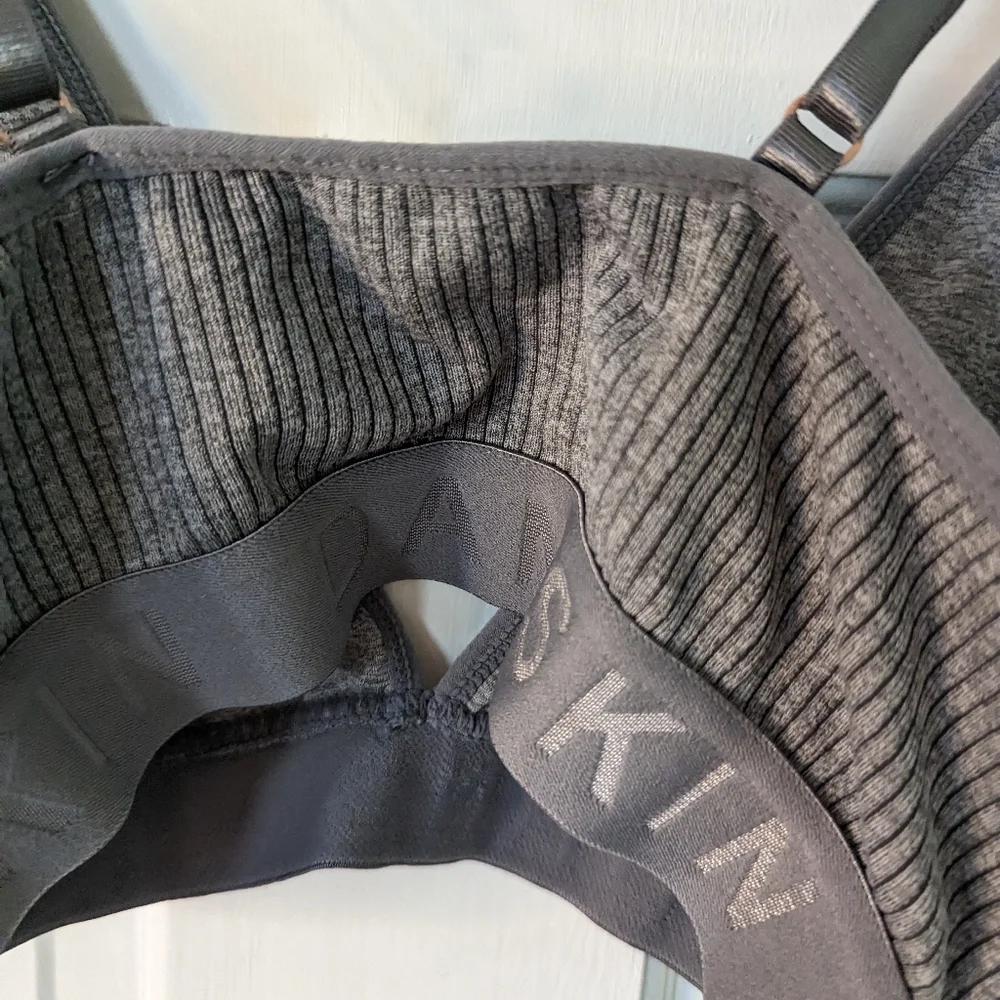 Danskin Bra L- - Picture 7 of 7
